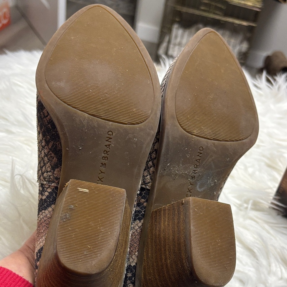Lucky Brand Women’s Tresee Snake Print Low Ankle Bootie Sz 7.5 - Picture 5 of 7